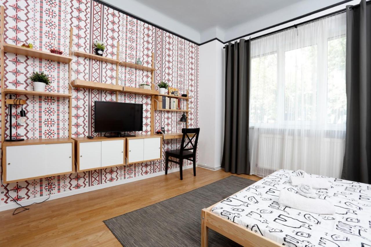 Traditional Modern 3 Bedroom Apartment In Center Bucharest Exterior photo